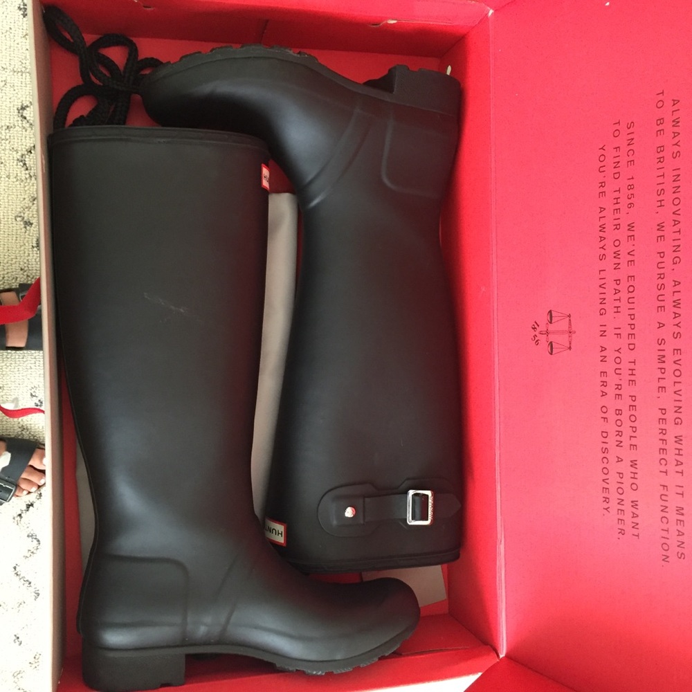 Hunter Rain Boots in Black - Picture 4 of 7